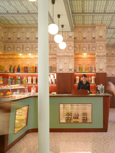 Wes Anderson'dan Prada İçin Bar Tasarımı